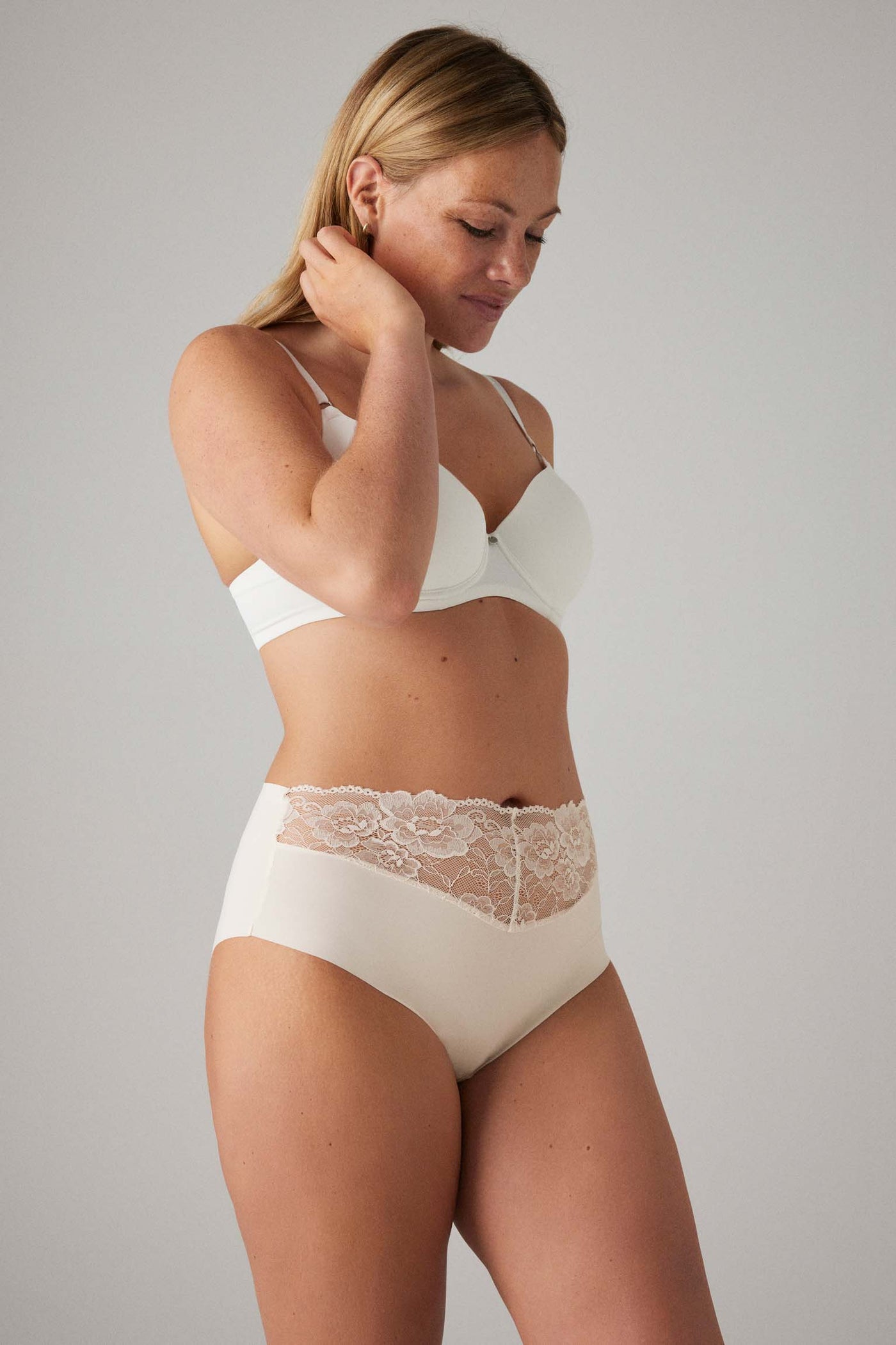 SLIP VITA ALTA LYCRA E PIZZO TAGLIO LASER PANNACOTTA YSABEL MORA