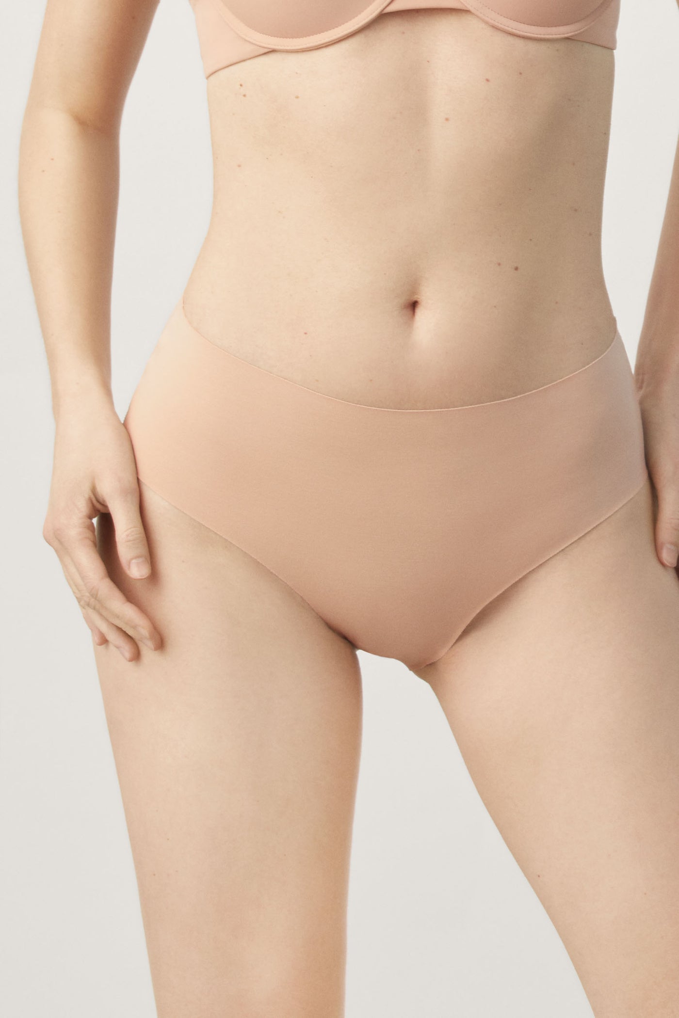 SLIP VITA ALTA TAGLIO LASER YSABEL MORA