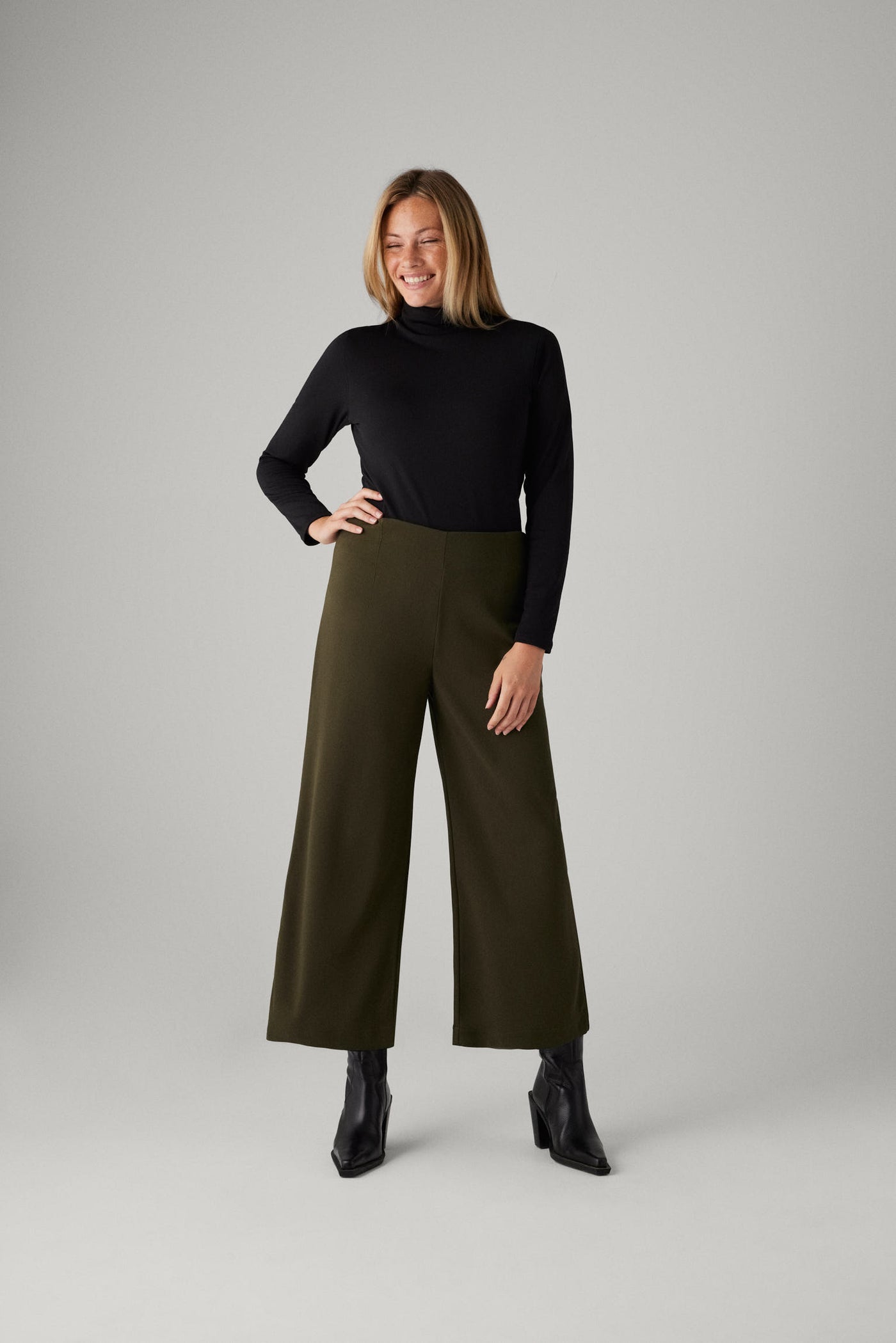 PANTALONI WIDE LEG IN CRÊPE DI MAGLIA TINTA UNITA EUCALIPTUS GREEN YSABEL MORA