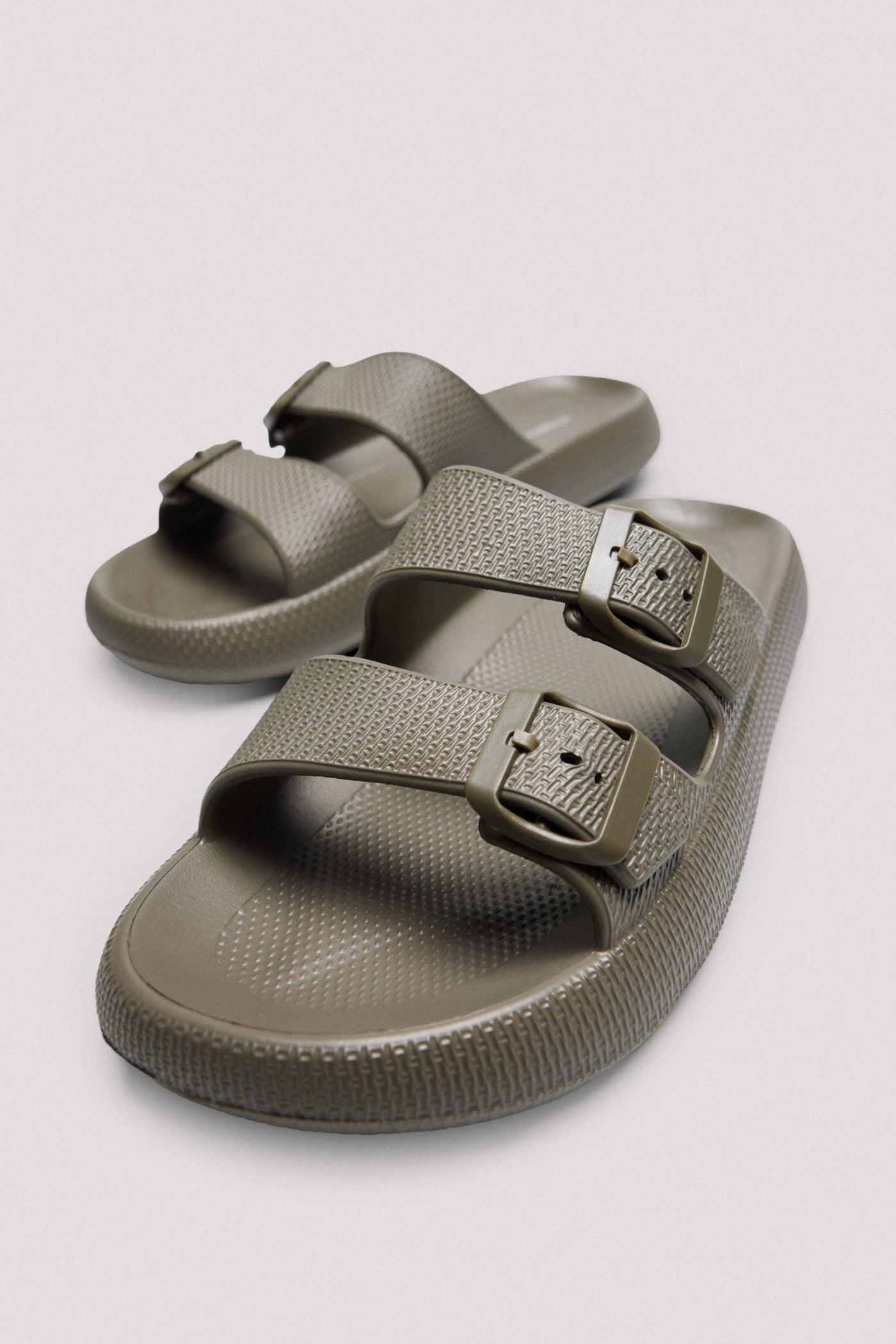 SANDALI ESTIVI UOMO CON FIBBIE ANTISCIVOLO EXTRA COMFORT YSABEL MORA
