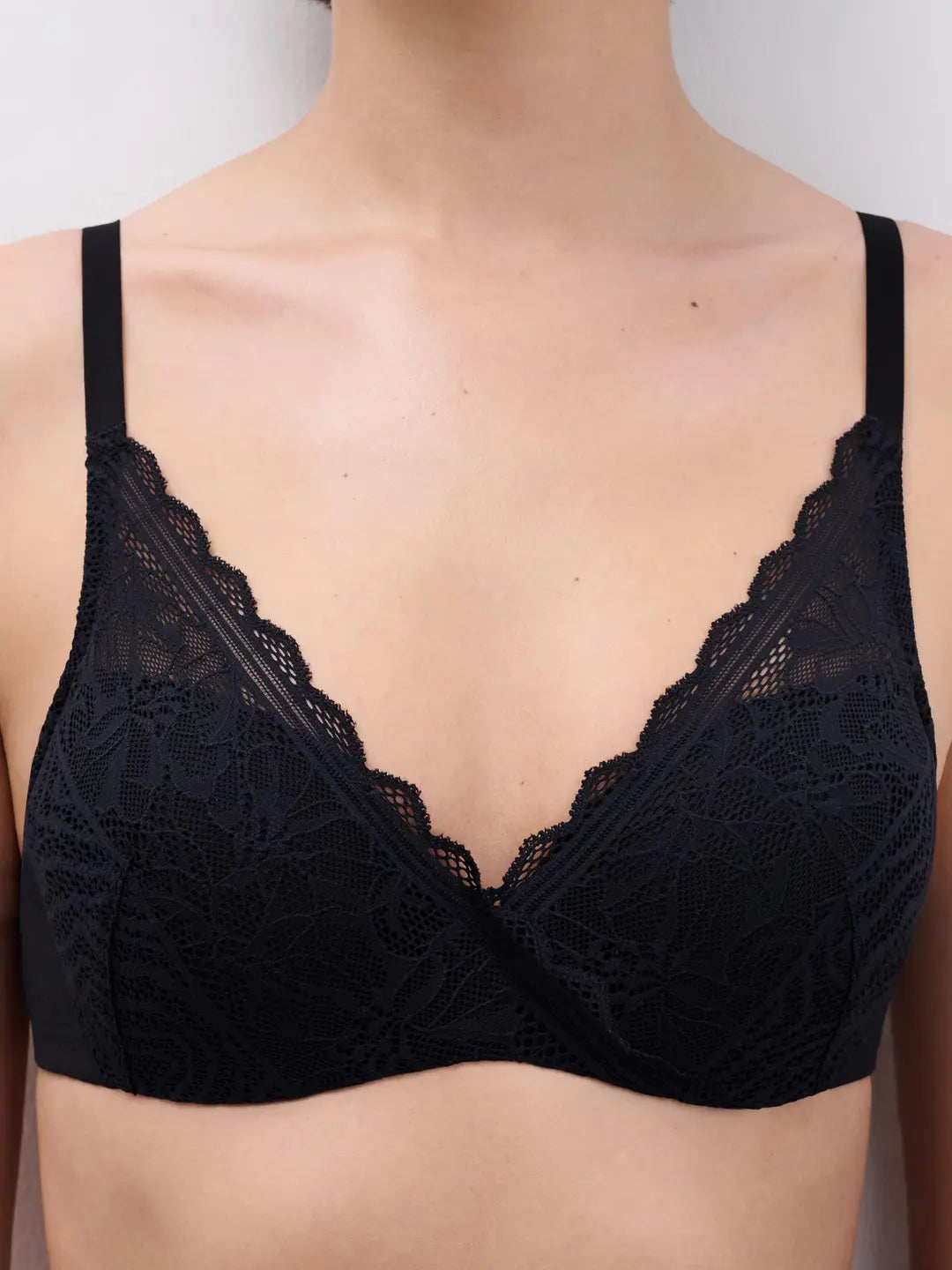 REGGISENO FLORAL TOUCH PREFORMATO NERO CHANTELLE EASYFEEL