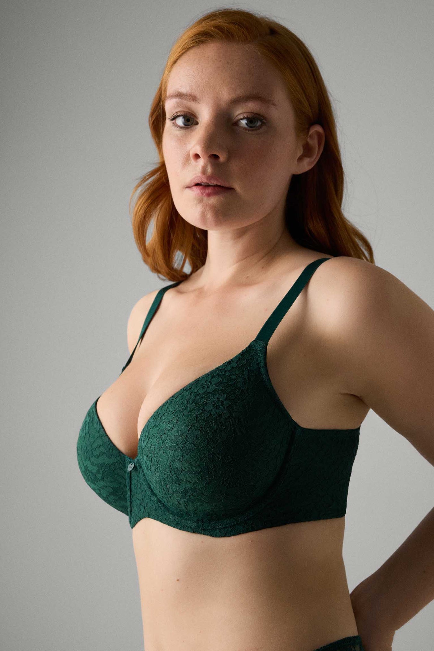 REGGISENO PREFORMATO CON FERRETTO DEEP EMERALD YSABEL MORA