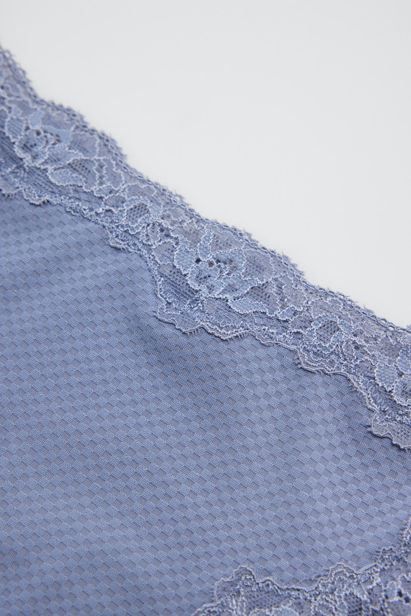 SLIP MIDI CON PIZZO YSABEL MORA