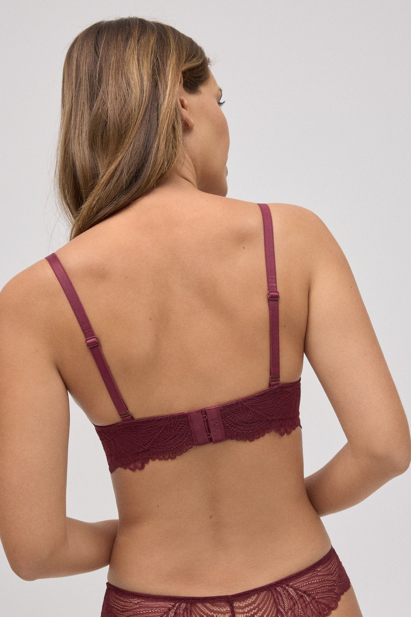 REGGISENO PUSH-UP IN PIZZO YSABEL MORA