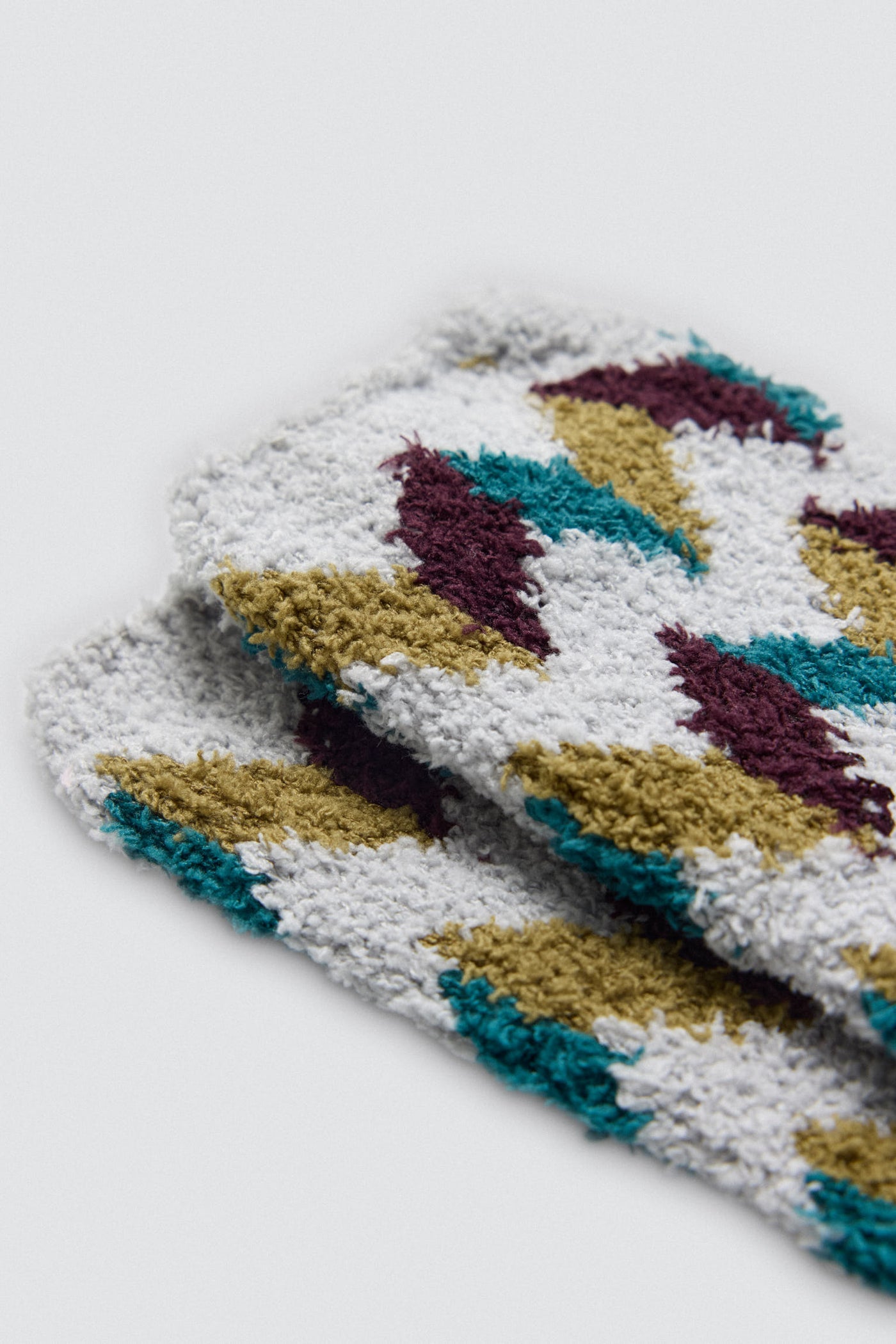 CALZINI IN FLANELLA EXTRA MORBIDI CON STAMPA GEOMETRICA YSABEL MORA