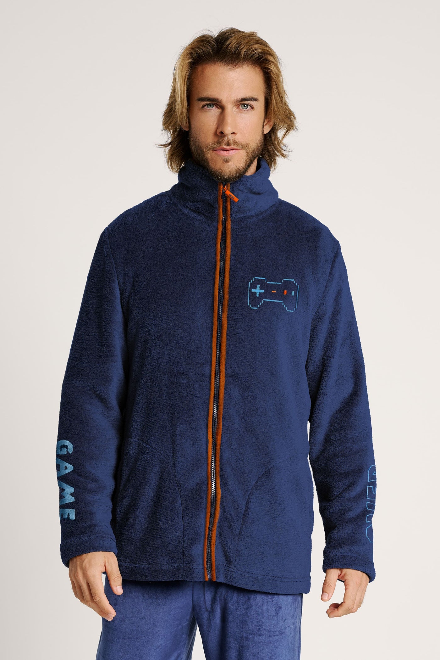 GIACCA DA CAMERA IN PILE CON DETTAGLI GAMER MUYDEMI