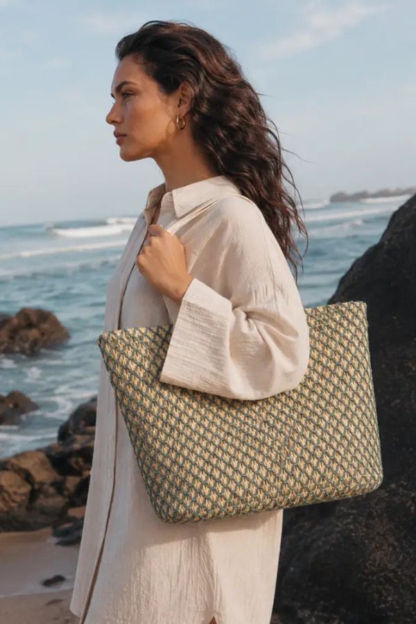 BORSA DA SPIAGGIA IN RAFIA BEIGE E VERDE YSABEL MORA