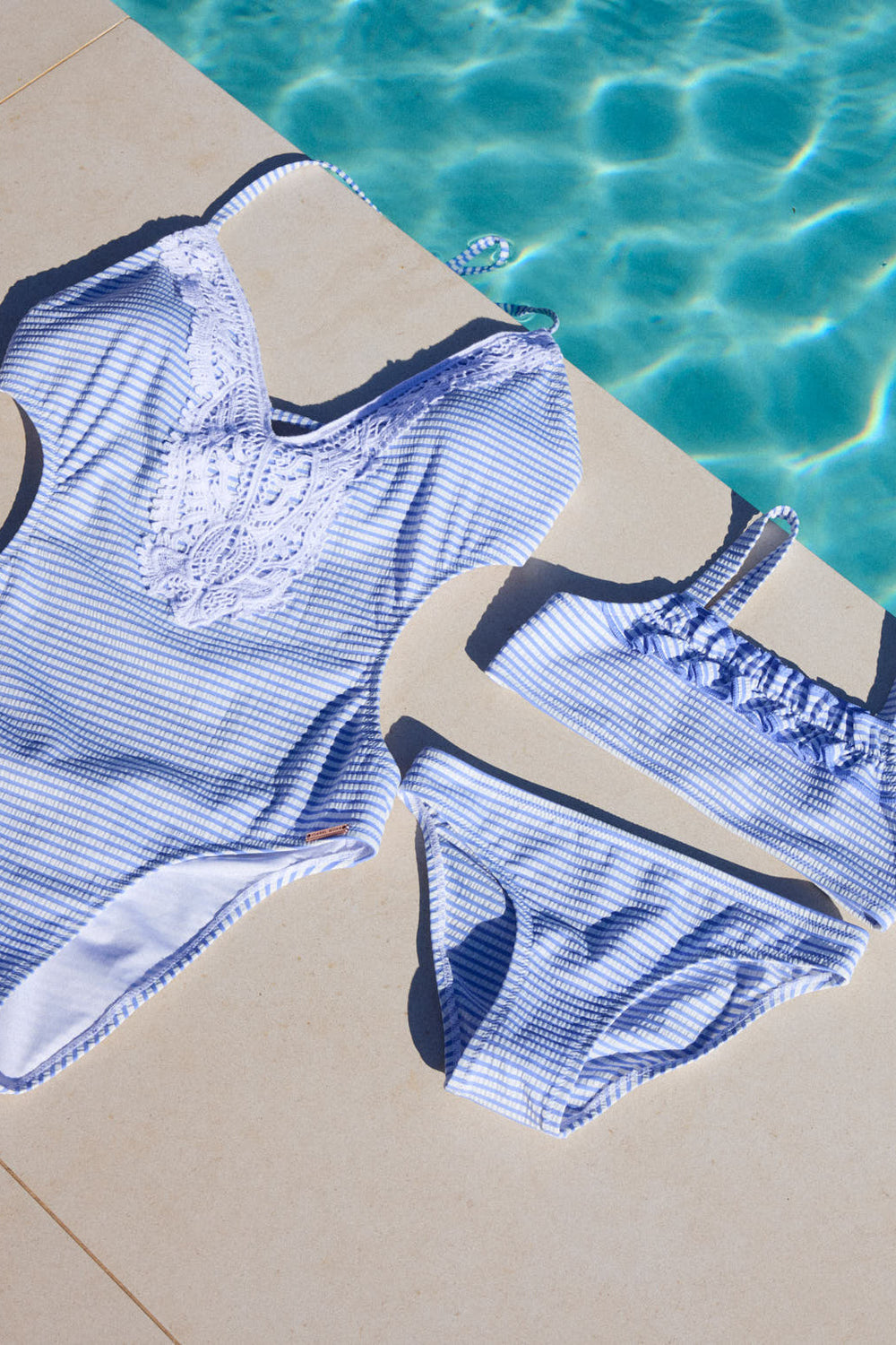 COSTUME DA BAGNO TRIKINI CON STAMPA A RIGHE E UNCINETTO YSABEL MORA