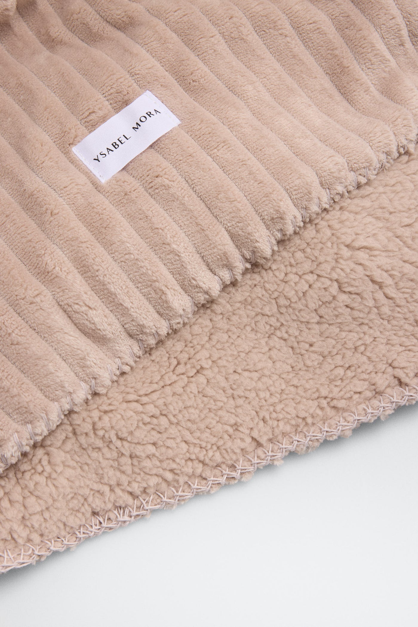 PLAID TORTORA CALDO IN SHEARLING A COSTE YSABEL MORA