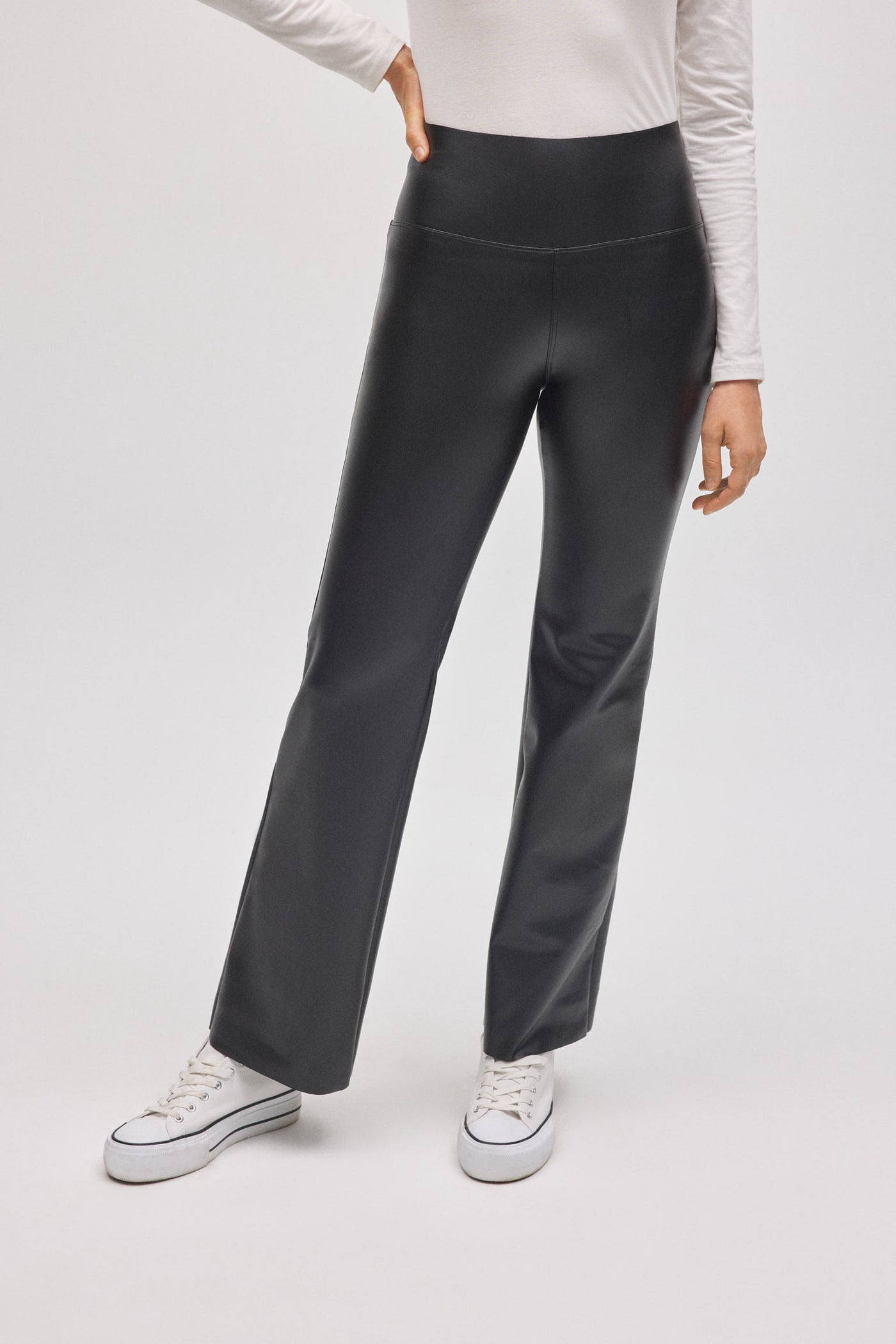 LEGGINGS TERMICO MODELLANTE EFFETTO PELLE TAGLIO SVASATO YSABEL MORA