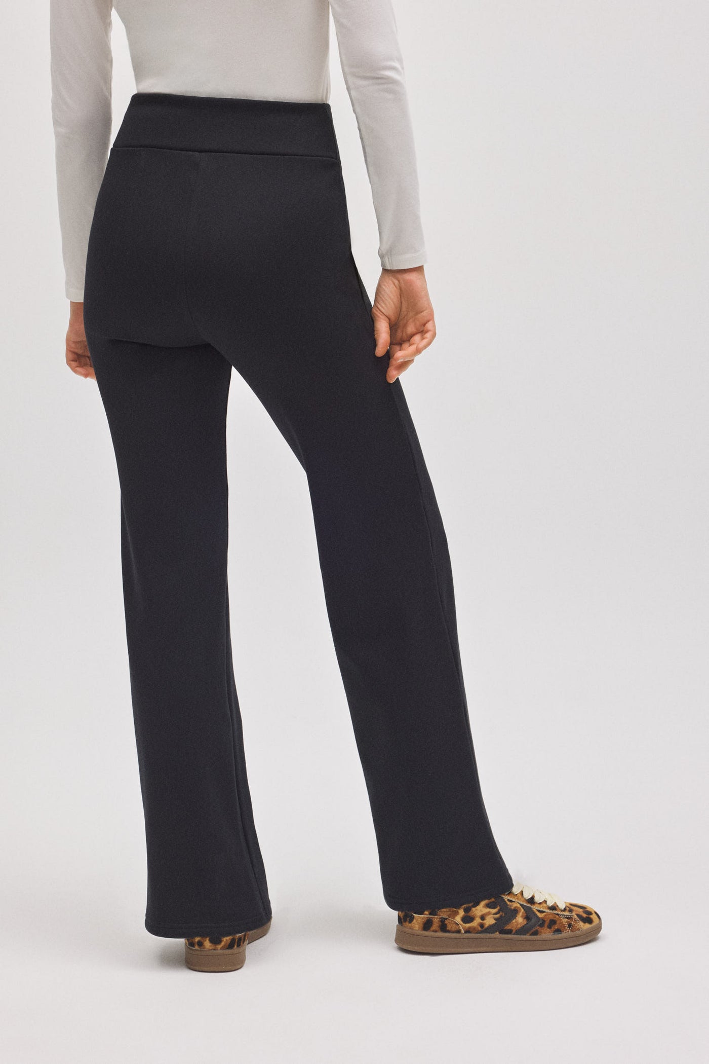 LEGGINGS TERMICO TAGLIO A ZAMPA YSABEL MORA