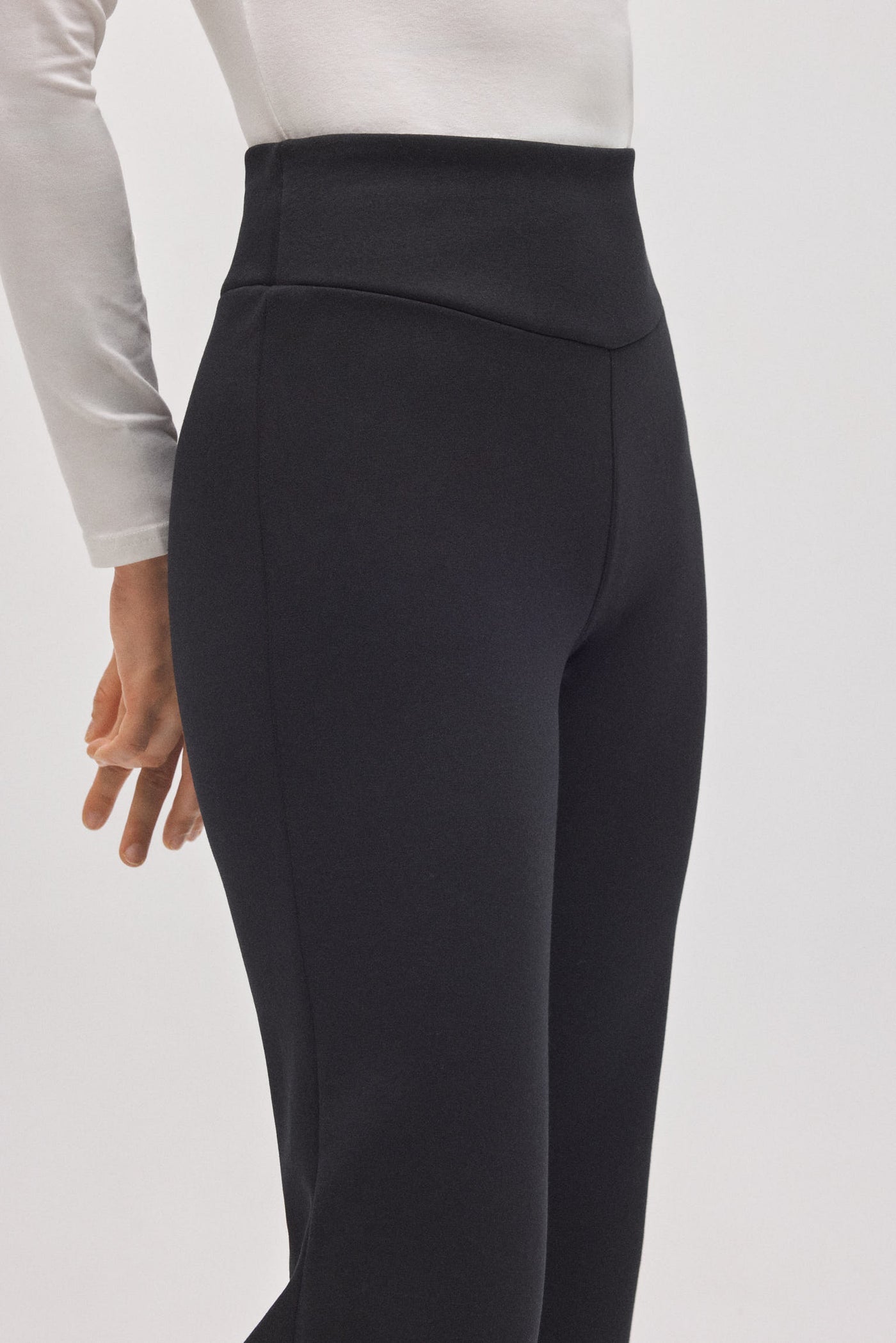 LEGGINGS TERMICO TAGLIO A ZAMPA YSABEL MORA