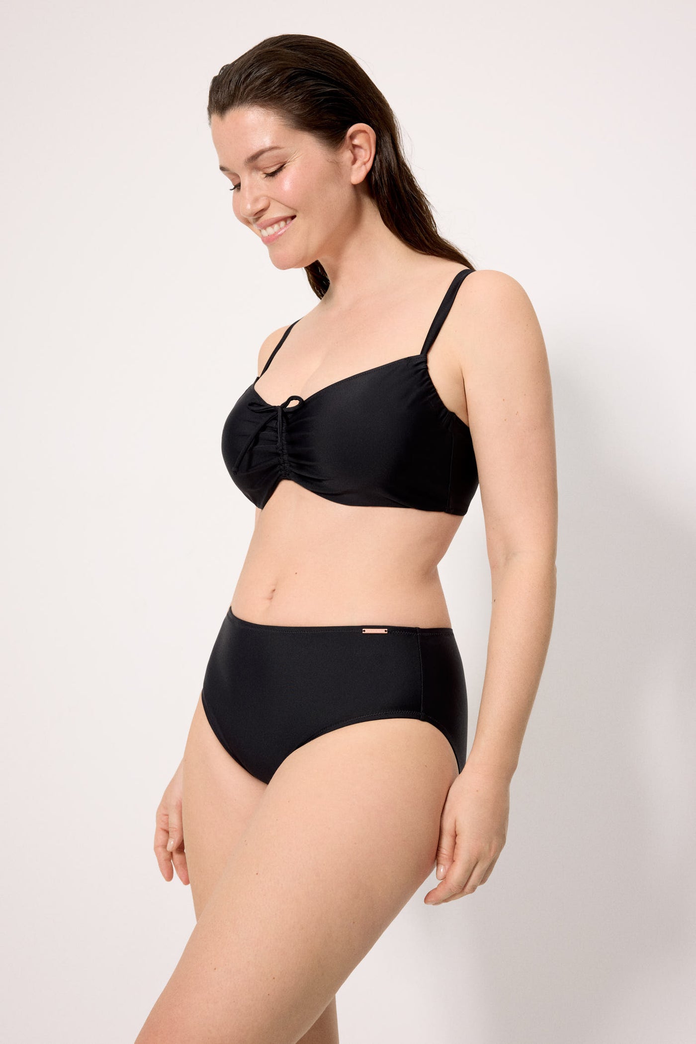 SLIP BIKINI VITA ALTA CONTENITIVO NERO YSABEL MORA