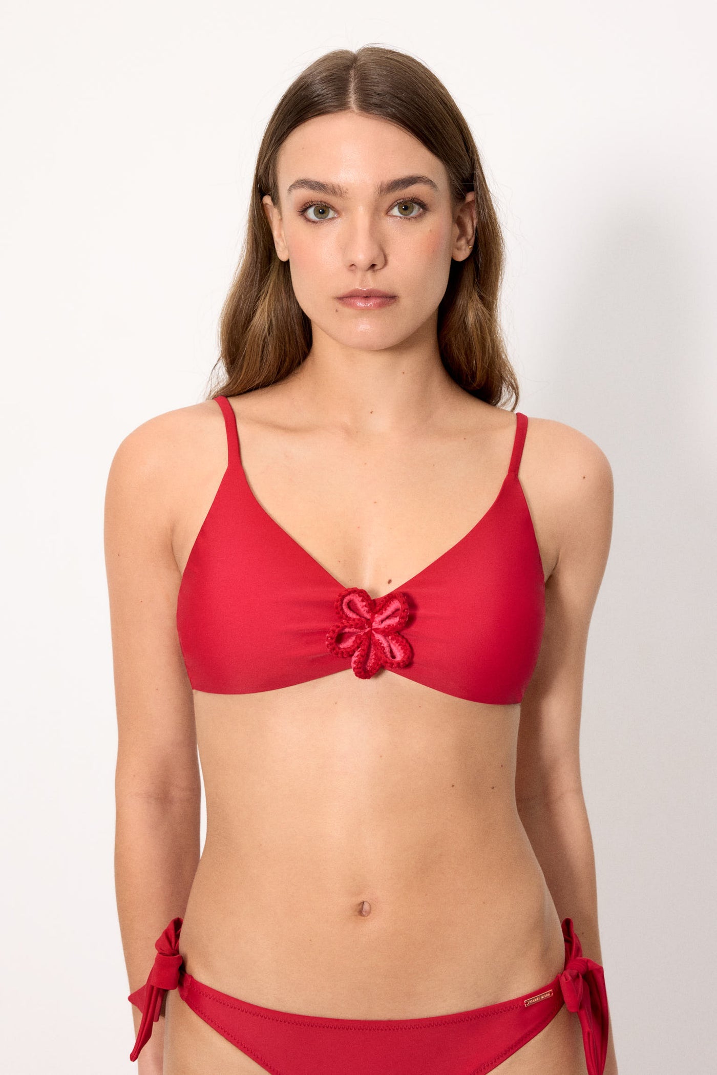 REGGISENO BIKINI A TRIANGOLO ROSSO CON DETTAGLIO FIORE ALL'UNCINETTO YSABEL MORA
