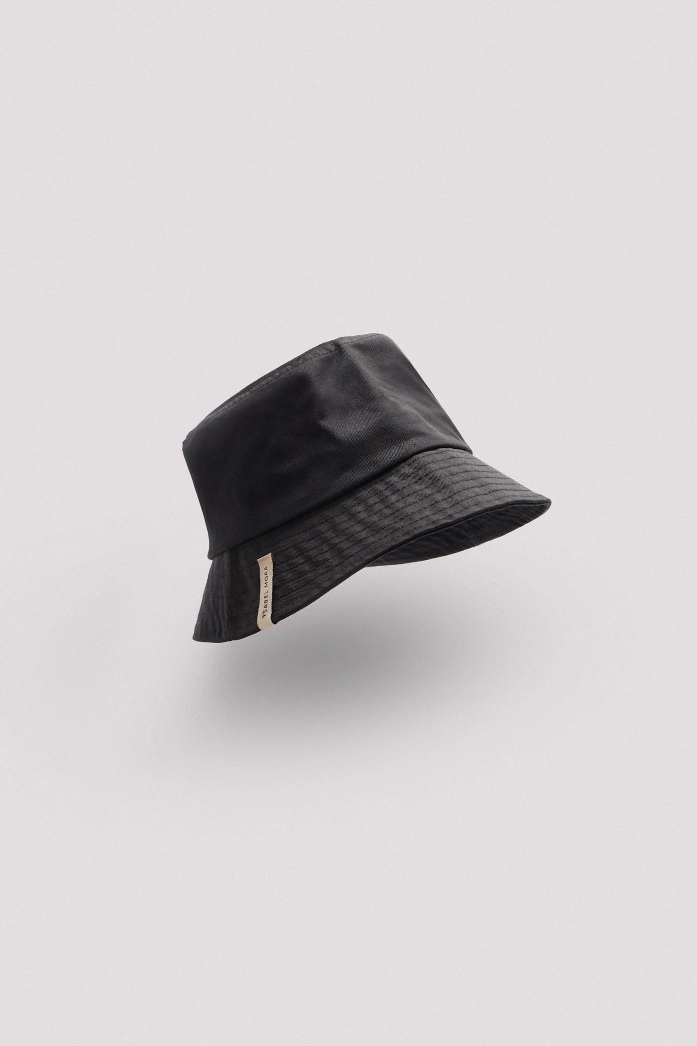 CAPPELLO A SECCHIELLO NERO YSABEL MORA