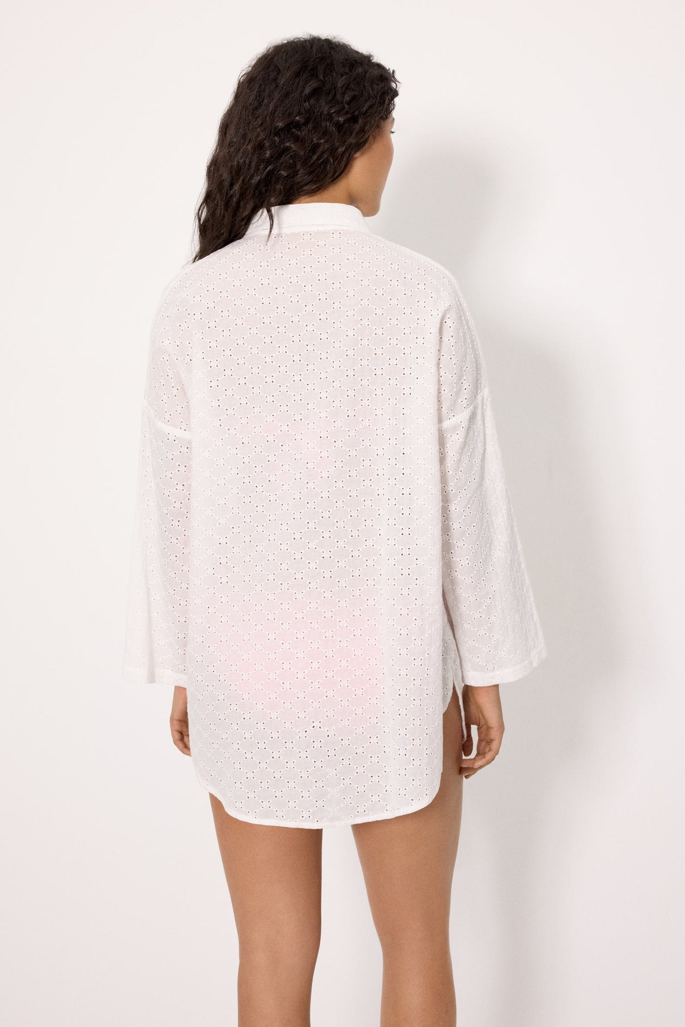 CAMICIA DA SPIAGGIA LUNGA IN PIZZO SANGALLO BIANCO YSABEL MORA
