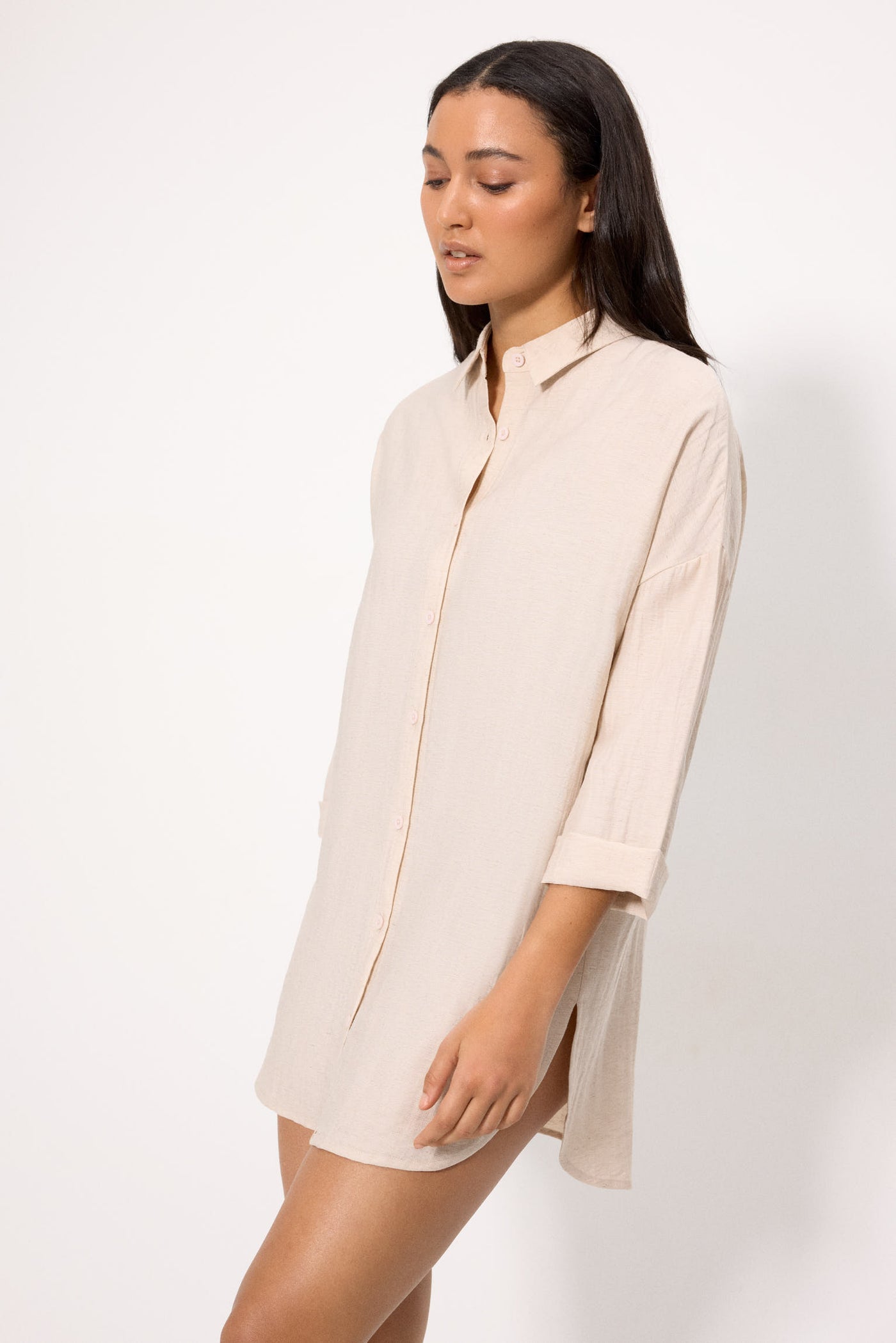 CAMICIA DA SPIAGGIA LUNGA IN LINO E VISCOSA BEIGE YSABEL MORA