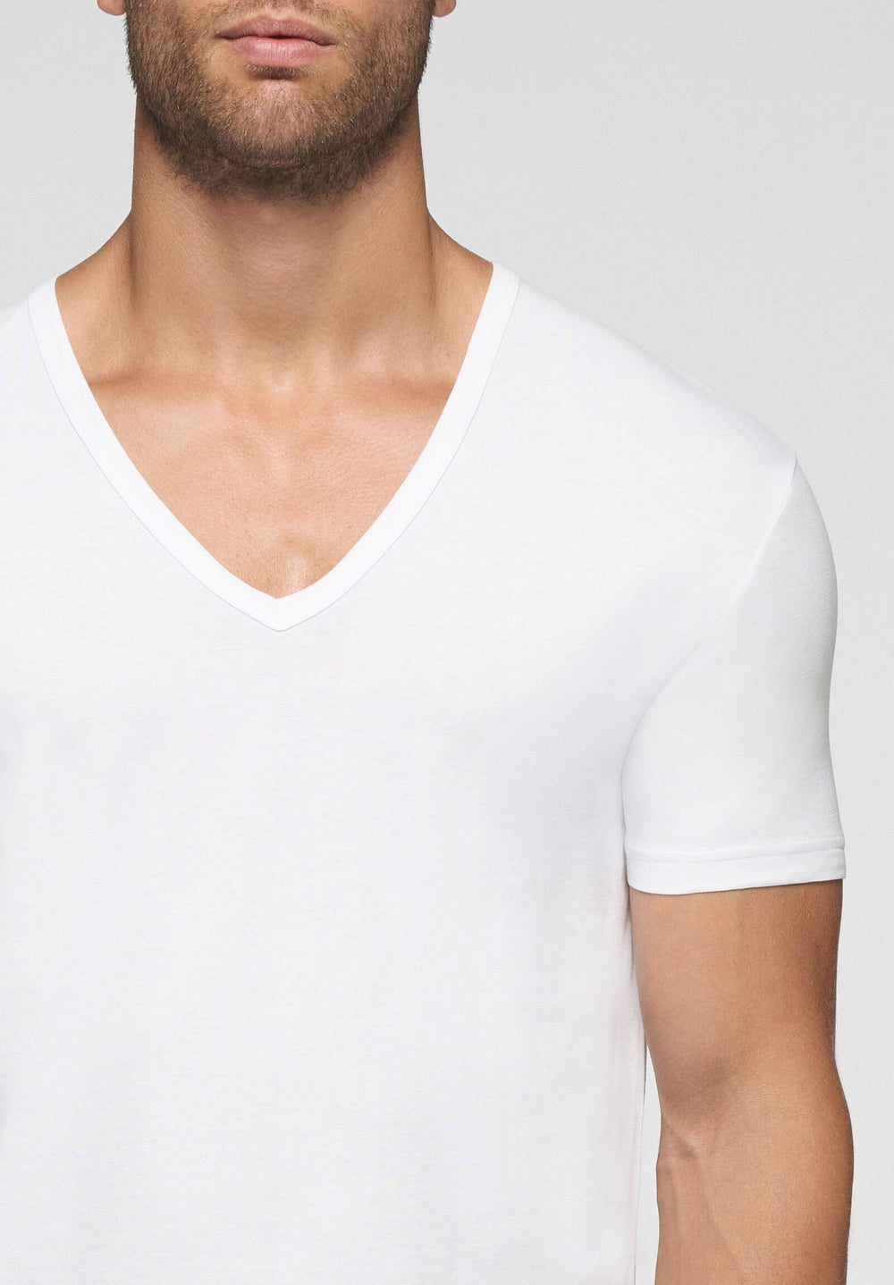 T-SHIRT SCOLLO A V PROFONDO 5326 IN COTONE NATURAL COMFORT CAGI