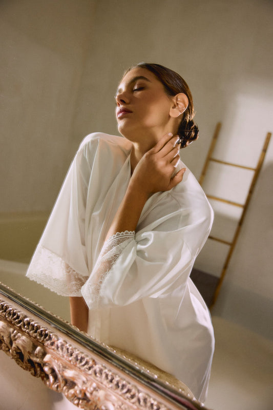 VESTAGLIA SPOSA IN RASO E PIZZO YSABEL MORA