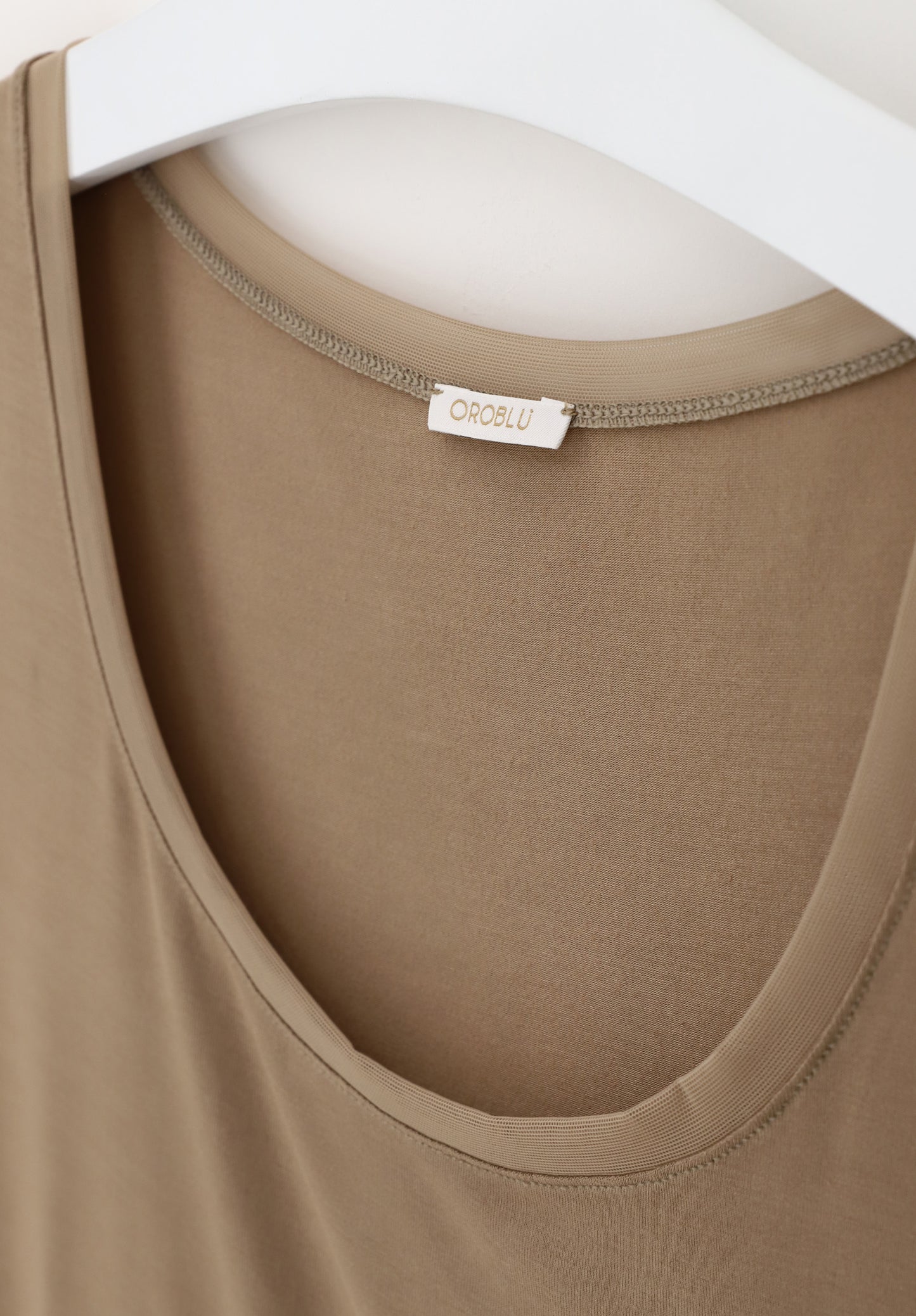 CANOTTA SPALLA LARGA IN MODAL ELASTICIZZATO PERFECT LINE OROBLÙ